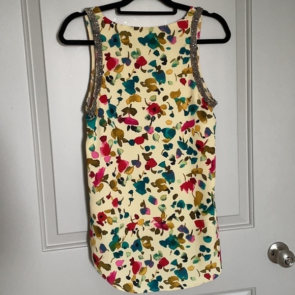 Adorable bead detail tank floral size small - Picture 3 of 3